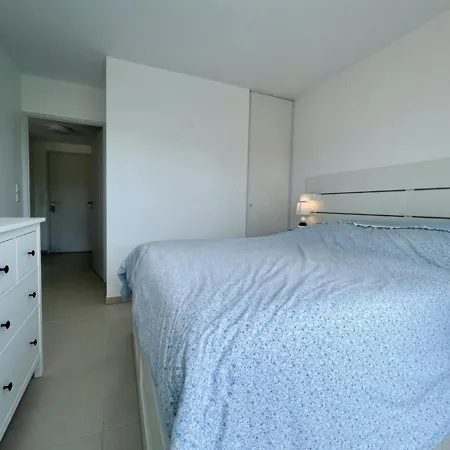 Bel 3 Pieces Climatise Avec Terrasse, Vue Collines Et Mer, Parking Privatif, - Fr-1-226b-160 Lägenhet Cavalaire-sur-Mer