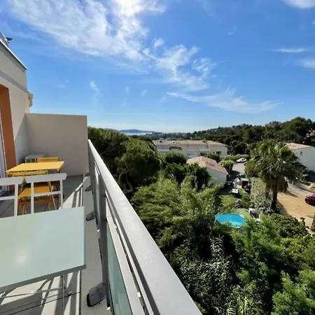 Lägenhet Bel 3 Pieces Climatise Avec Terrasse, Vue Collines Et Mer, Parking Privatif, - Fr-1-226b-160 Cavalaire-sur-Mer